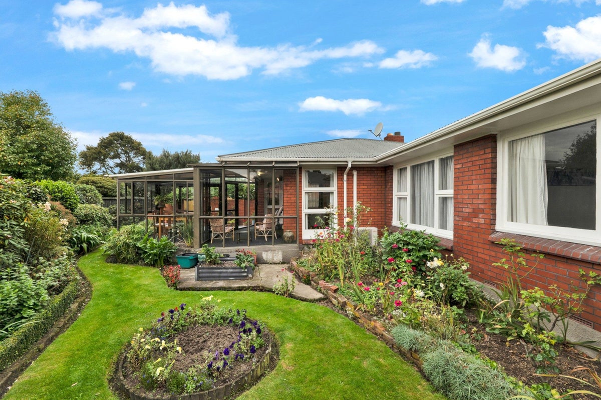 20 Victors Road, Hoon Hay, Christchurch - Carousel 1