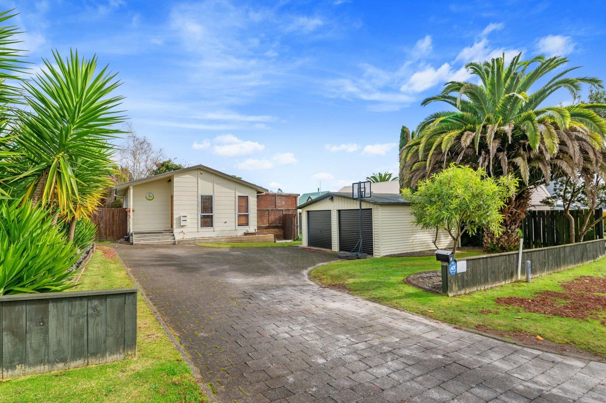11 Elmslie Place, Owhata, Rotorua - Carousel 1