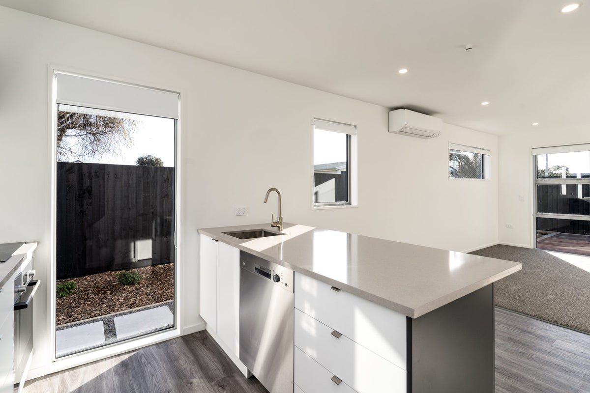 9/51 Hills Road, Edgeware, Christchurch - Carousel 2