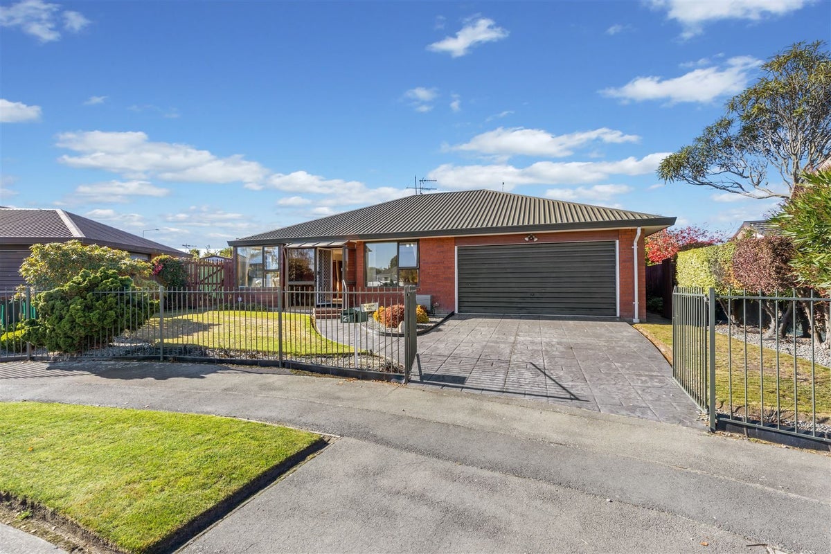21 Mulberry Place, Redwood, Christchurch - Carousel 1