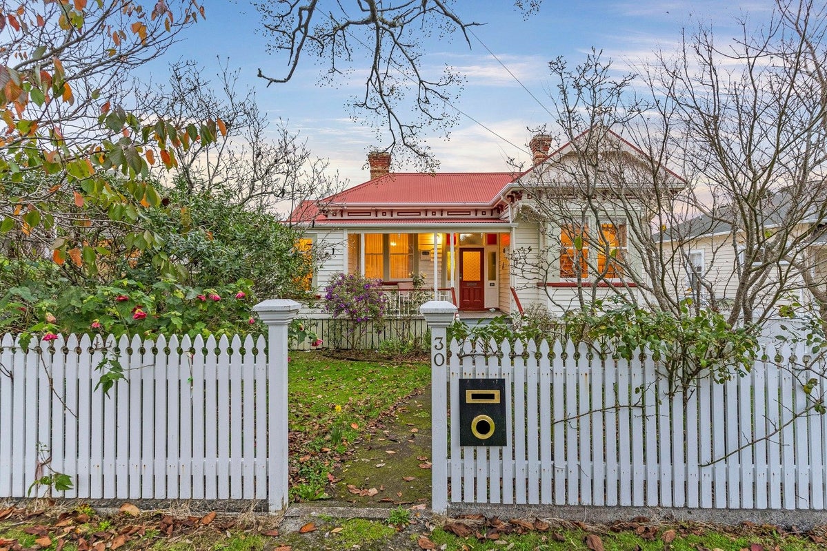 30 King Edward Street, Mount Eden, Auckland - Carousel 1