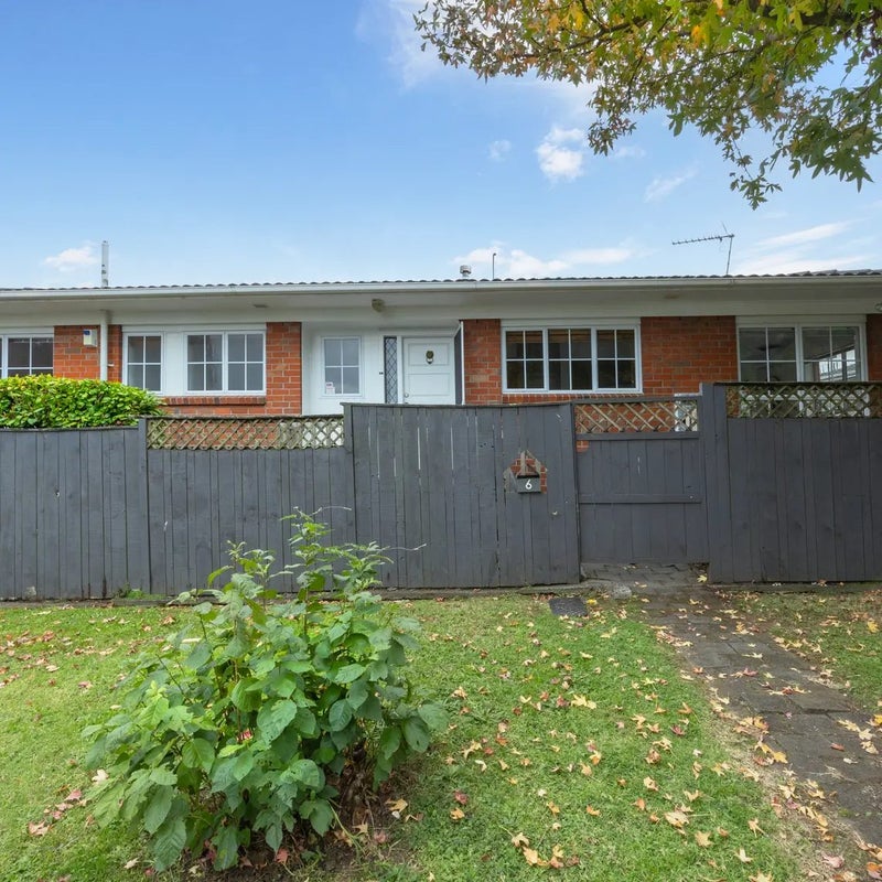 6 Ngatiawa Street, One Tree Hill, Auckland - Carousel 1