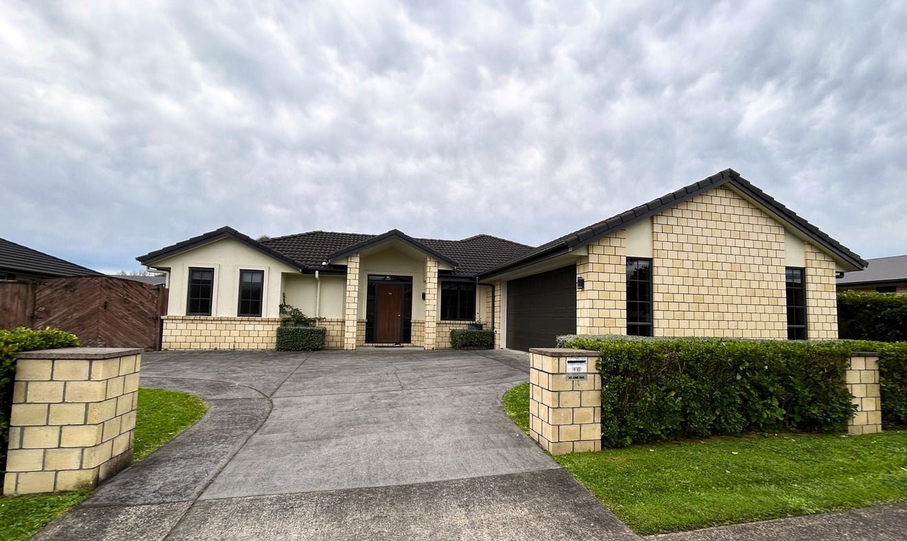 16 Moonlight Drive, Rototuna North, Hamilton - Carousel 1