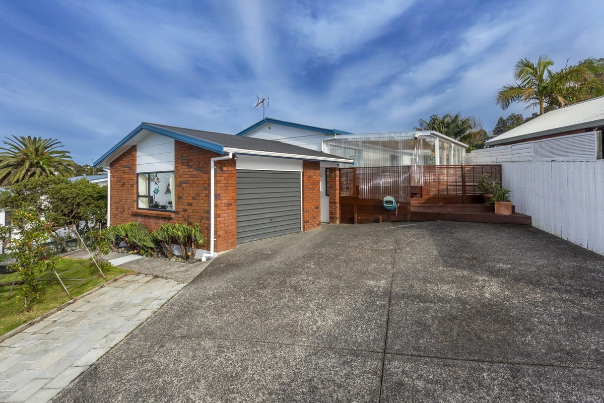1/10 Corric Hill, Torbay, Auckland - Carousel 1