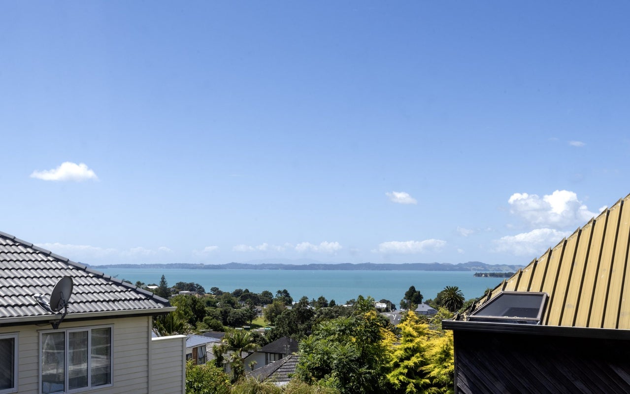 2/54 Cook Street, Howick, Auckland - Carousel 2