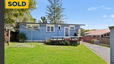 9 Ashbourne Place, Glendene, Auckland - Carousel 1