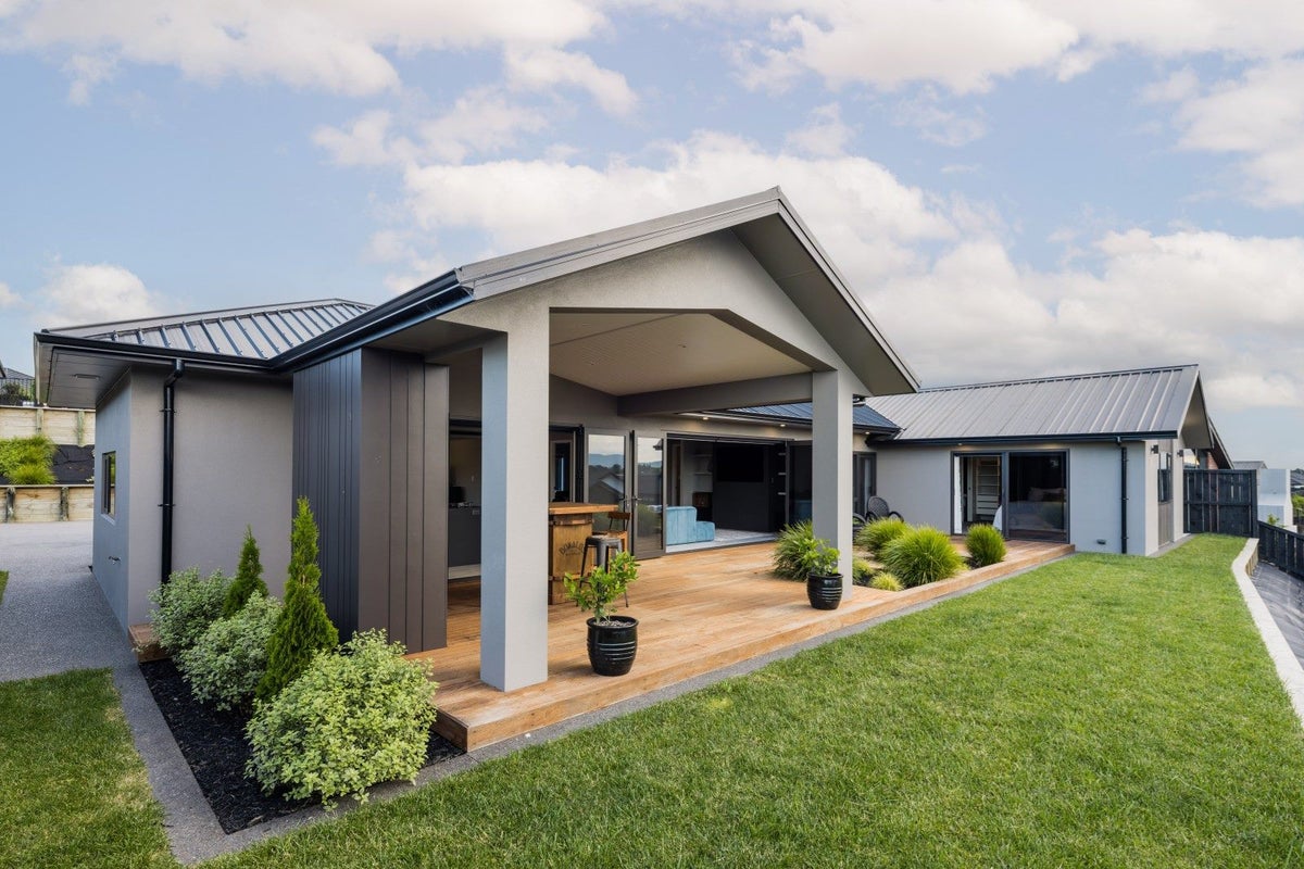 160 Te Huia Drive, Flagstaff, Hamilton - Carousel 1