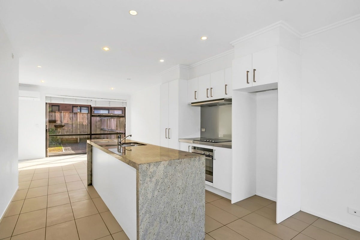 57 Scoria Crescent, Stonefields, Auckland - Carousel 2