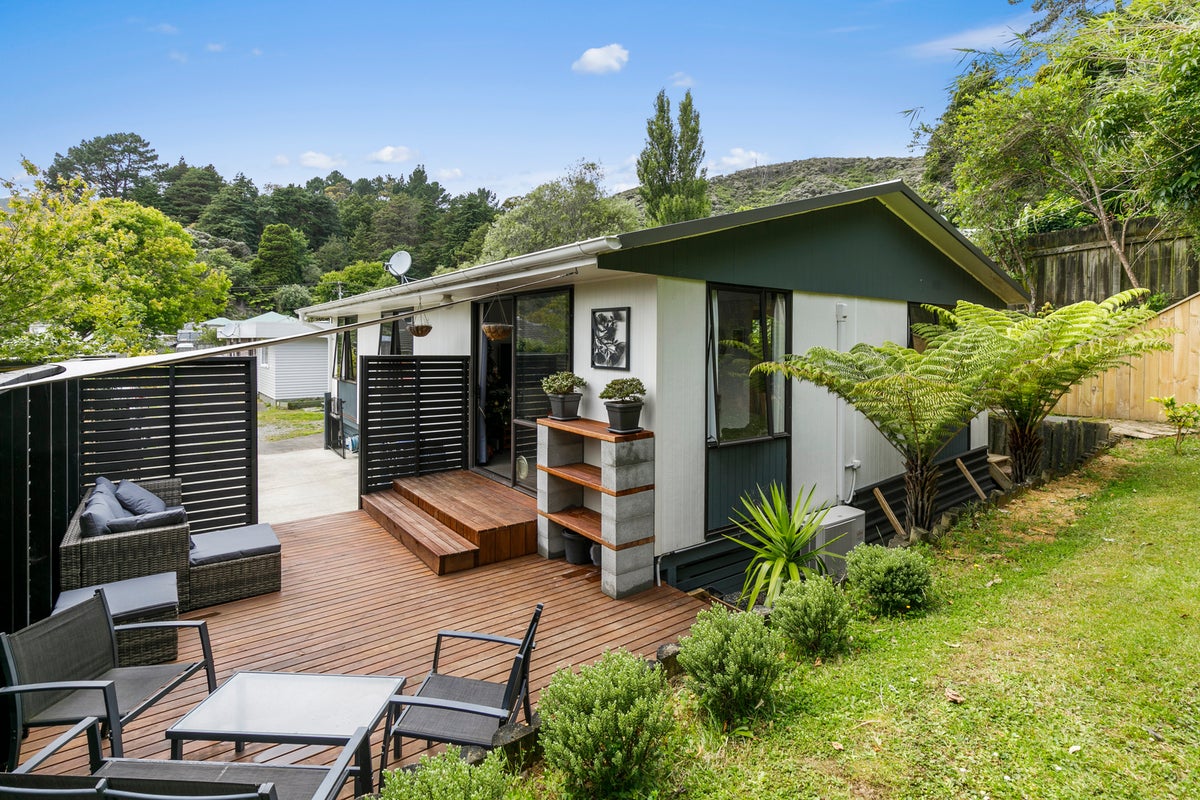 22C Kereru Grove, Stokes Valley, Lower Hutt - Carousel 2
