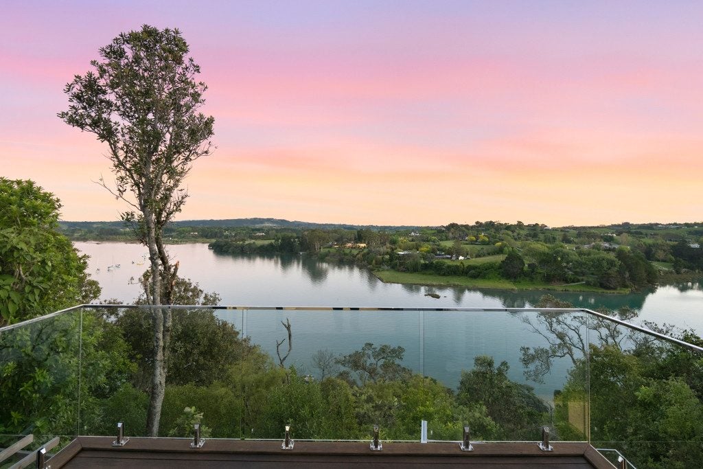 45 Pohutukawa Avenue, Shelly Park, Auckland - Carousel 2