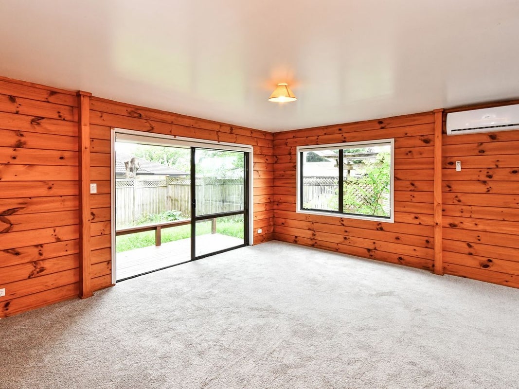 13 Riserra Drive, Ranui, Auckland - Carousel 2