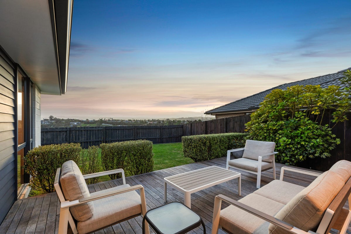 17 Waterside Drive, Pyes Pa, Tauranga - Carousel 2