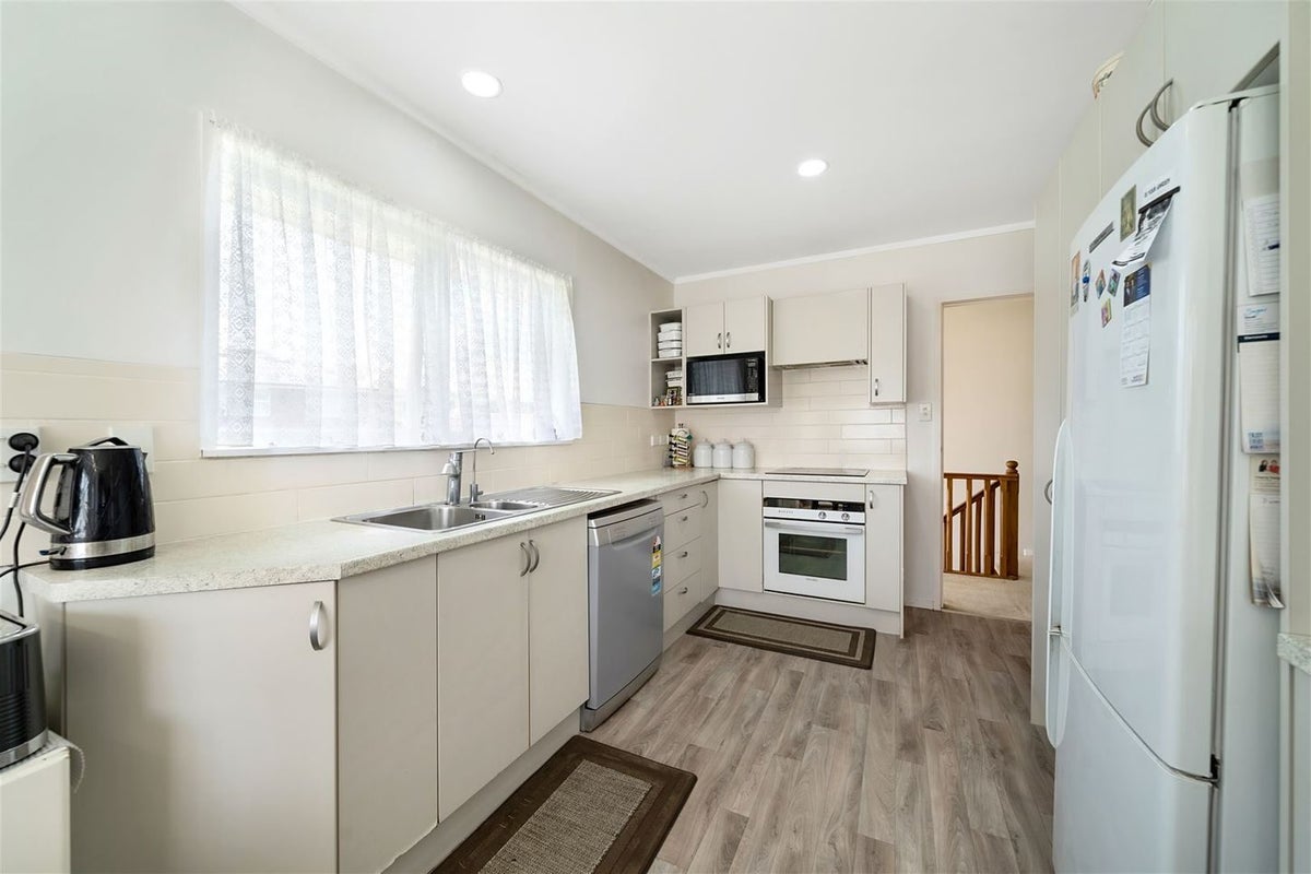 36 Glenveagh Drive, Mount Roskill, Auckland - Carousel 2