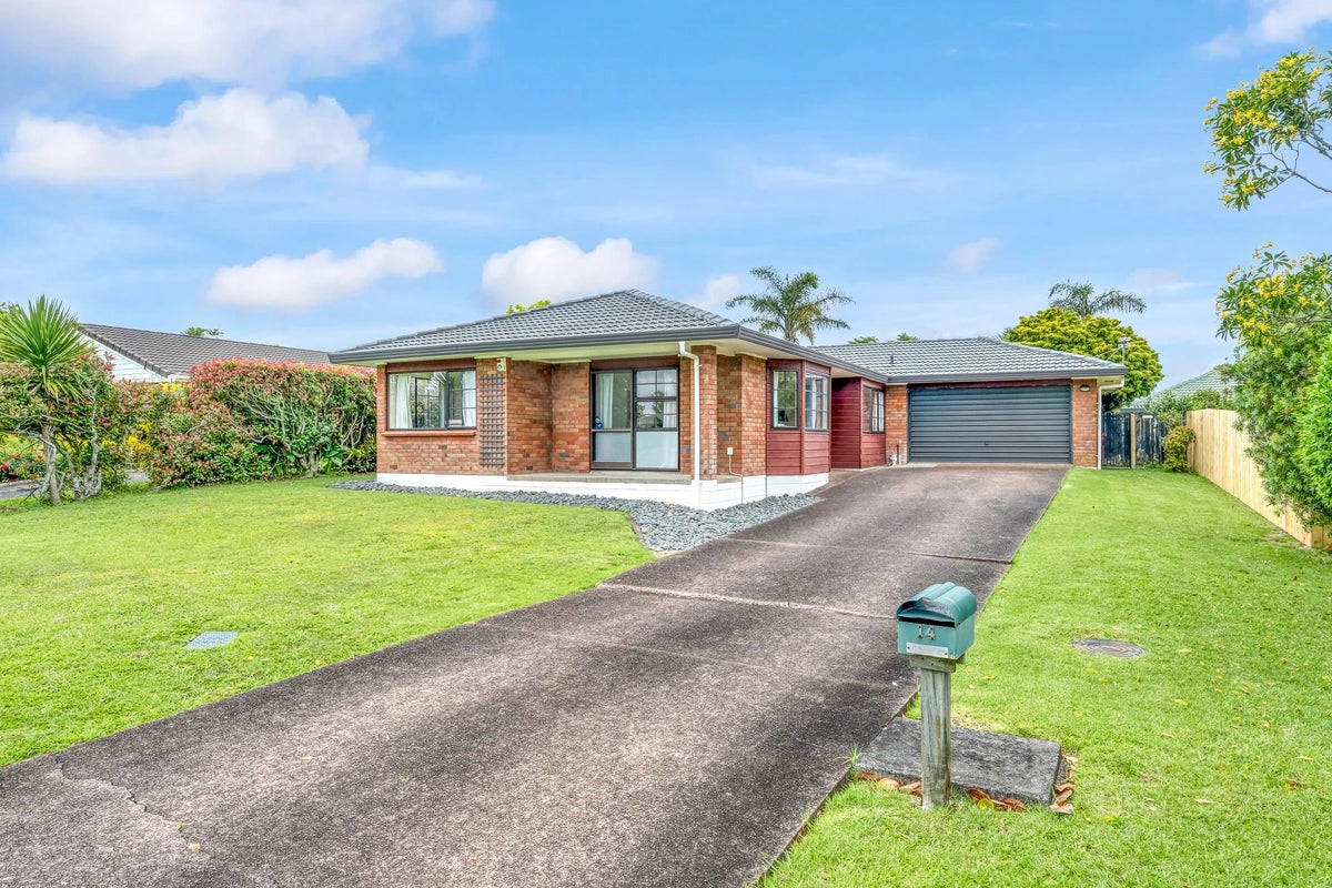 14 Golfland Drive, Golflands, Auckland - Carousel 1