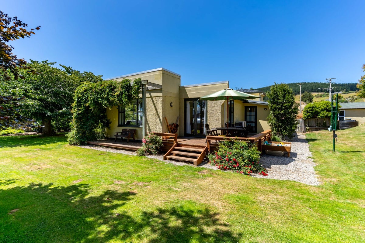 8 Goodwin Street, Waihola - Carousel 1