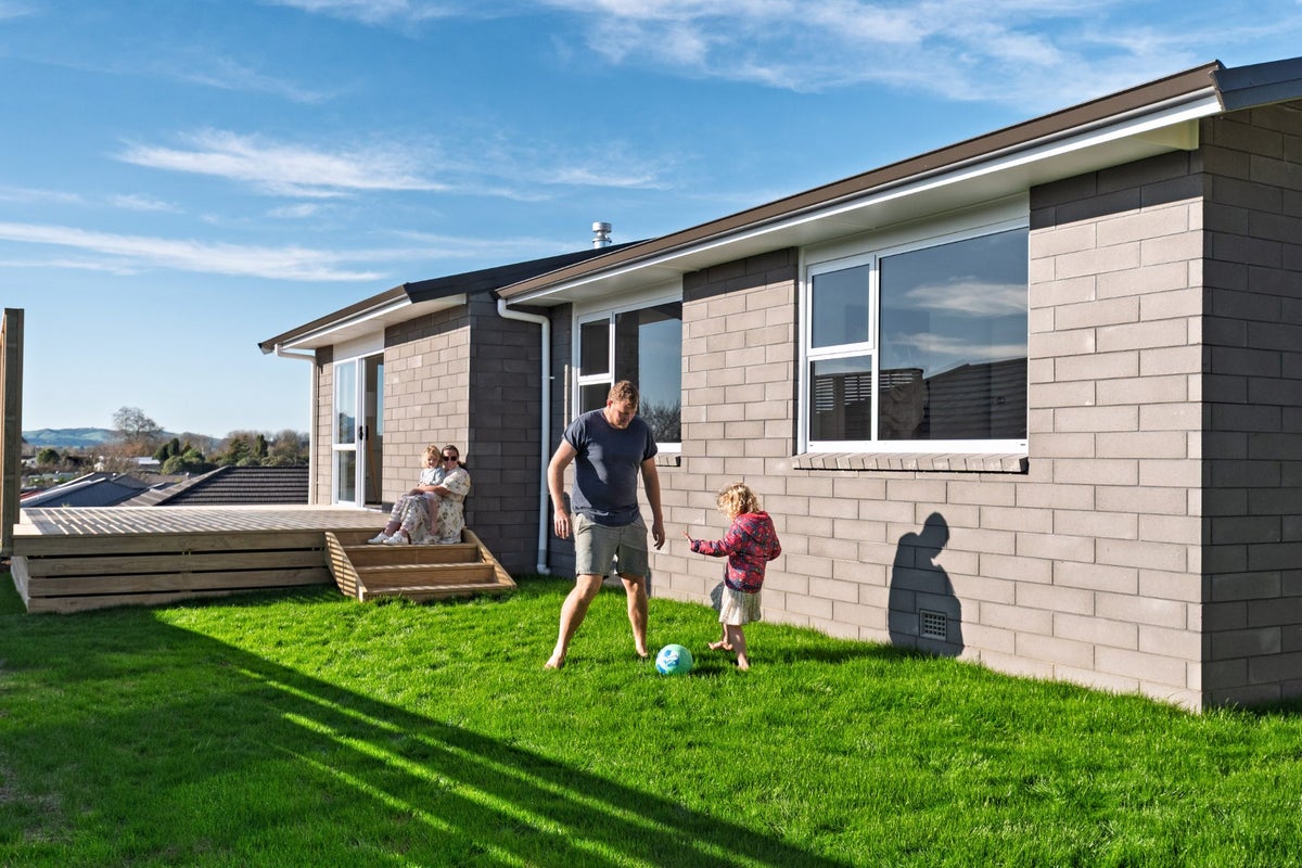 4B Bryce Street, Kihikihi, Te Awamutu - Carousel 1