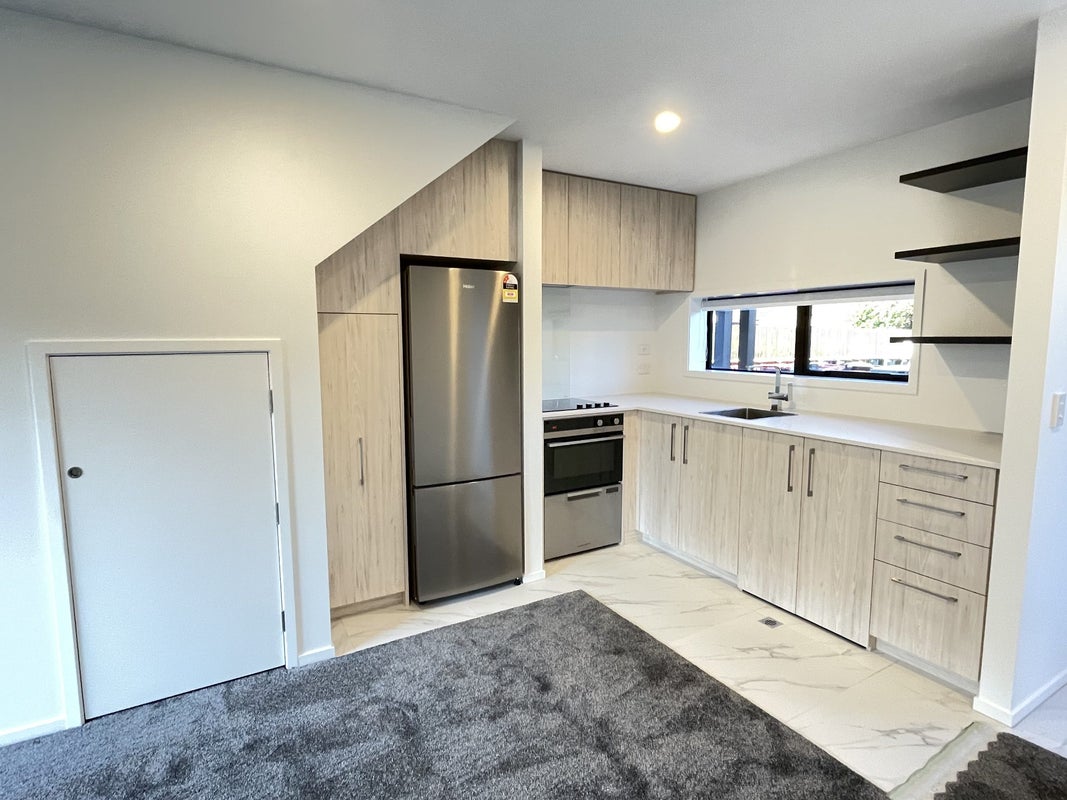 1/2 Taramea Place, Addington, Christchurch - Carousel 2