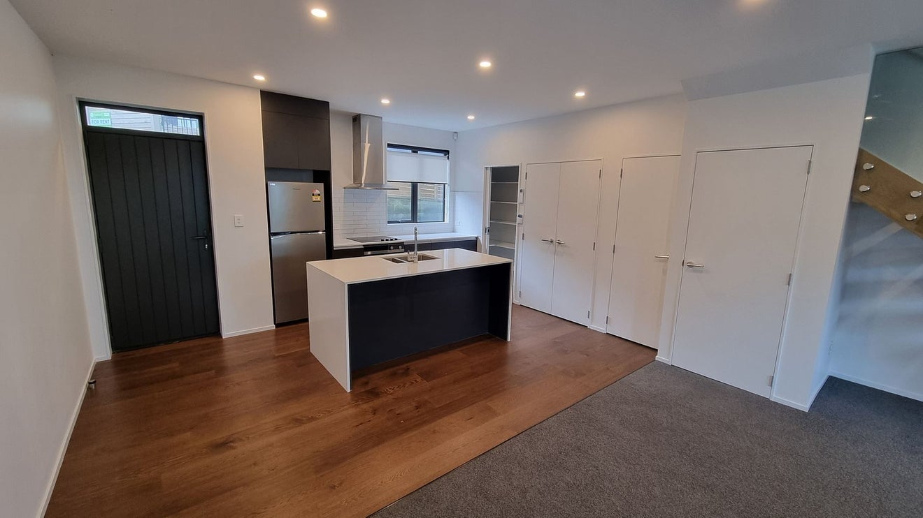 4B Ferry Road, Days Bay, Lower Hutt - Carousel 2
