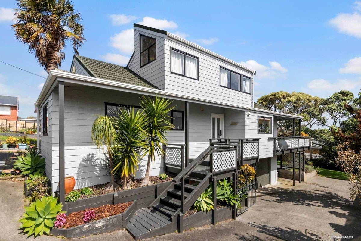 2/247 Hillsborough Road, Mount Roskill, Auckland - Carousel 2