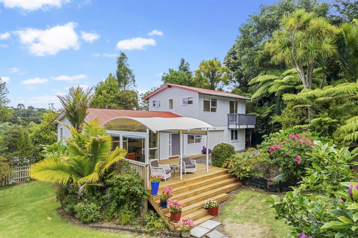 1123 Huia Road, Huia, Auckland - Carousel 1