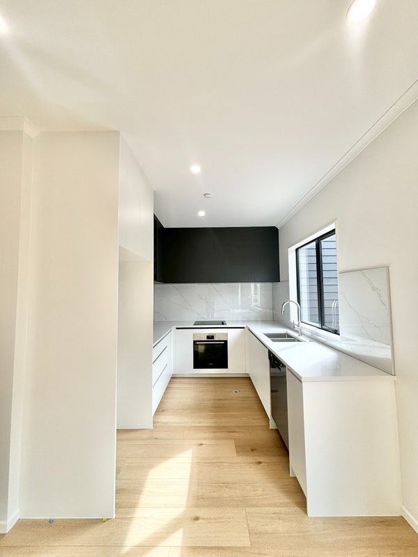 10B Minaret Drive, Bucklands Beach, Auckland - Carousel 2