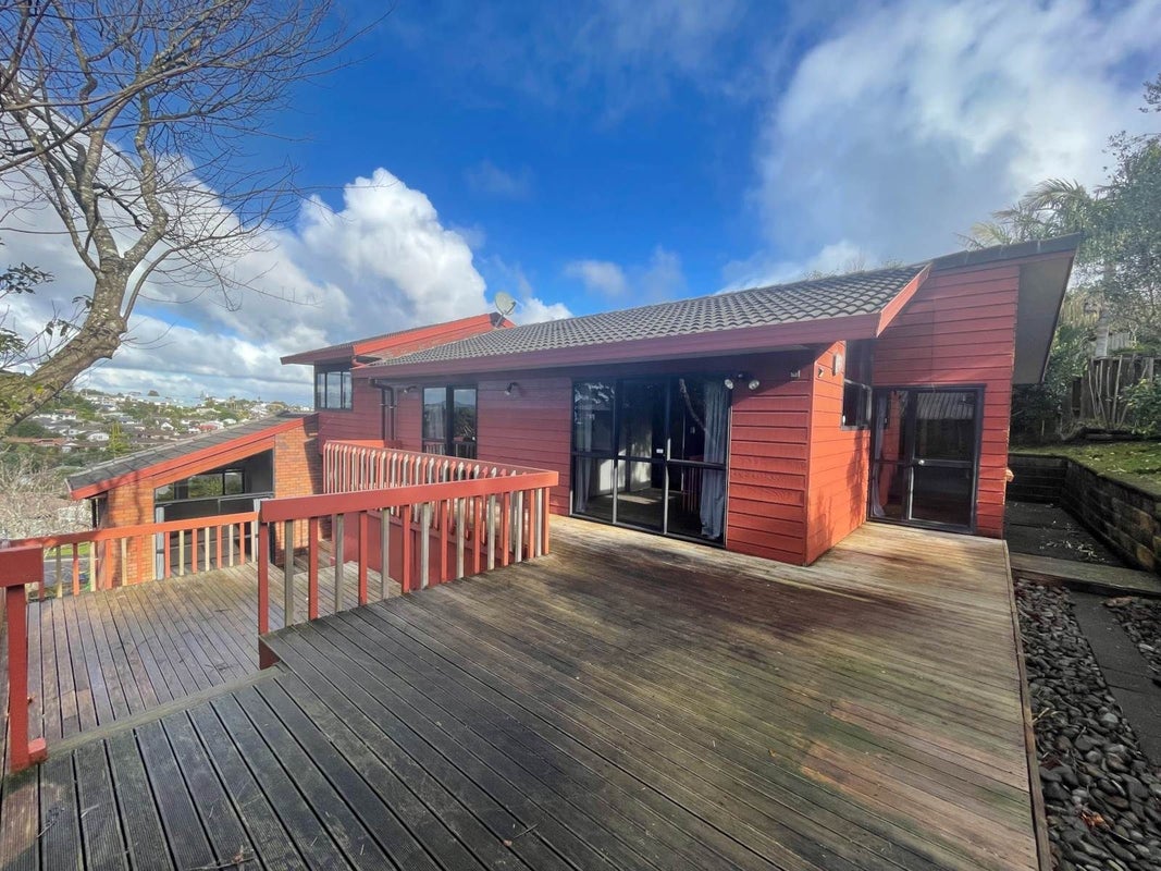 32 Ronald Macken Place, Windsor Park, Auckland - Carousel 1