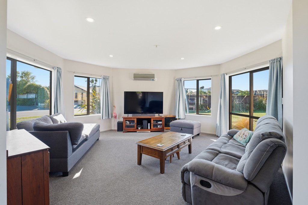 8 Grace Way, Rolleston, Rolleston - Carousel 2