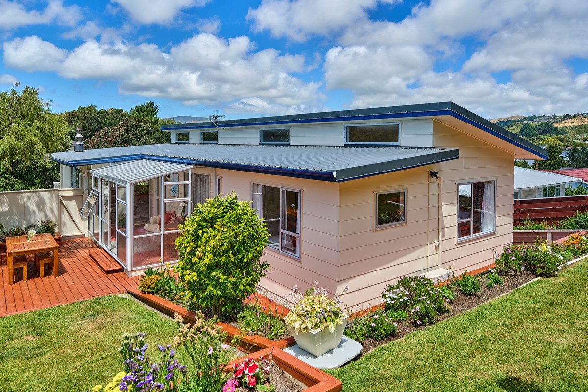 52 Spinnaker Drive, Whitby, Porirua - Carousel 2
