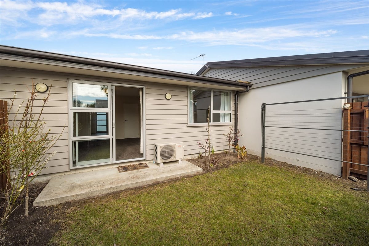 4/21 Allard Street, Edgeware, Christchurch - Carousel 1