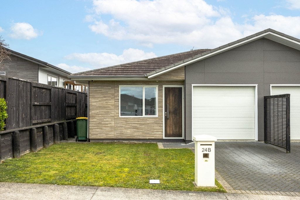 24B Yanicks Crescent, Fitzroy, Hamilton - Carousel 1
