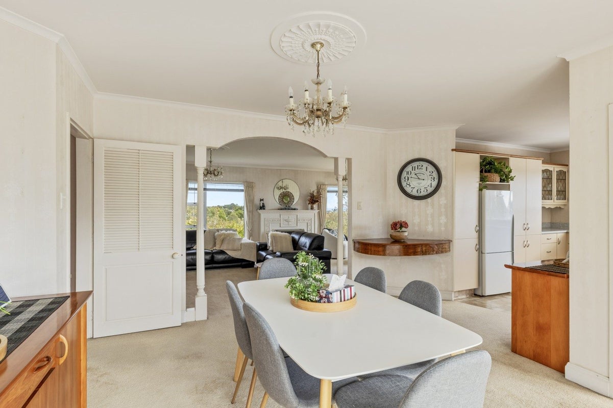 188 Mangorei Road, Merrilands, New Plymouth - Carousel 1