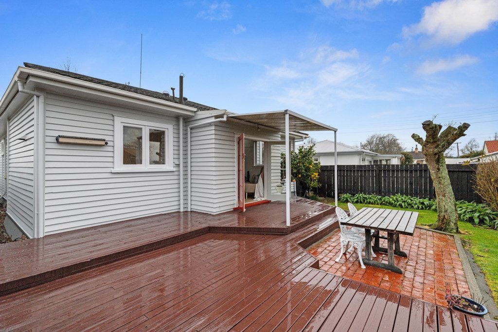 66 Galloway Street, Hamilton East, Hamilton - Carousel 2