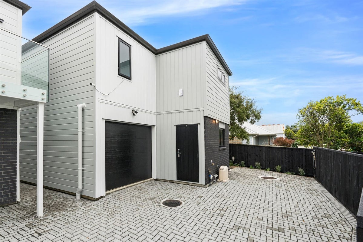 19B Farwood Drive, Henderson, Auckland - Carousel 2