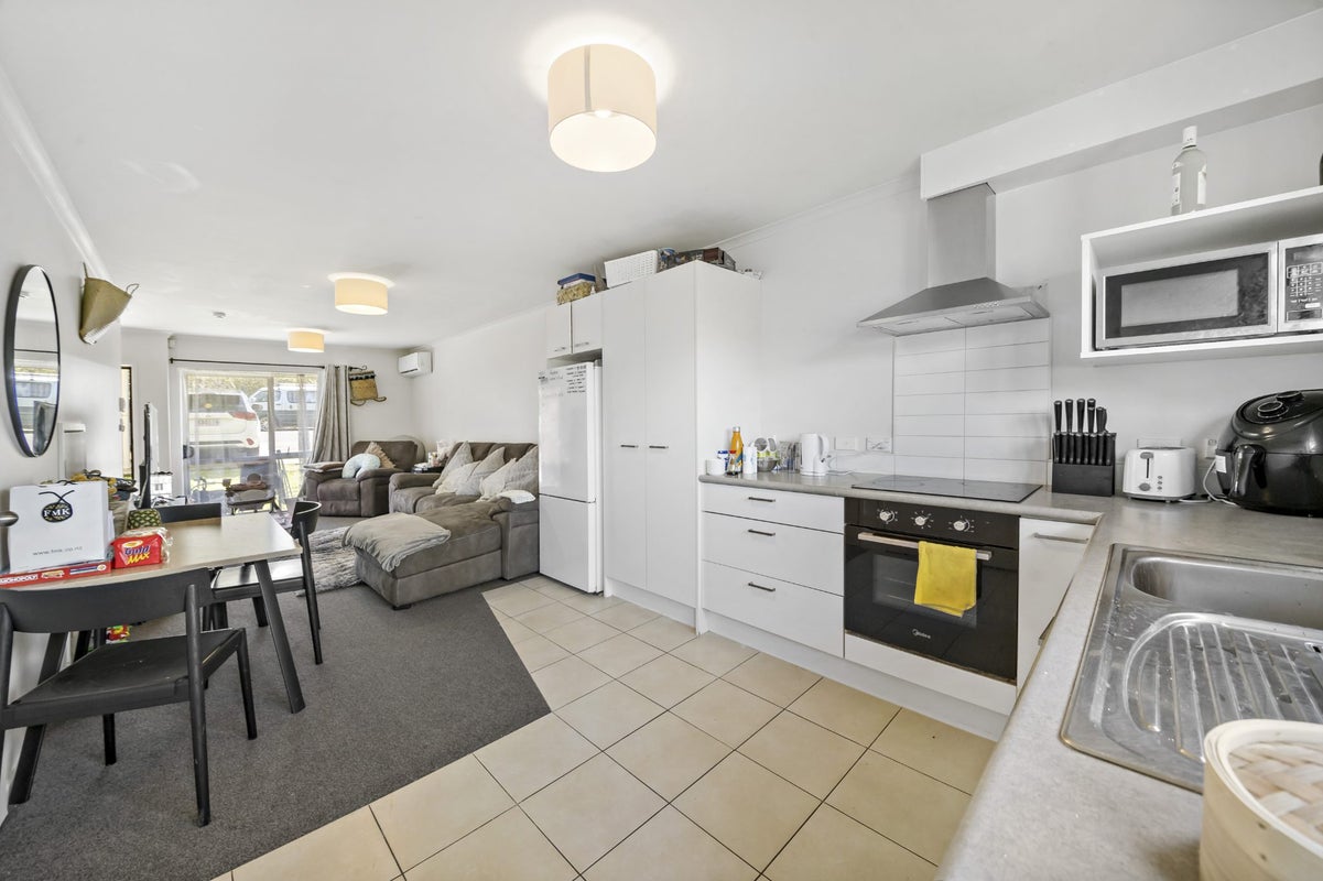 6/94 Glengarry Road, Glen Eden, Auckland - Carousel 2