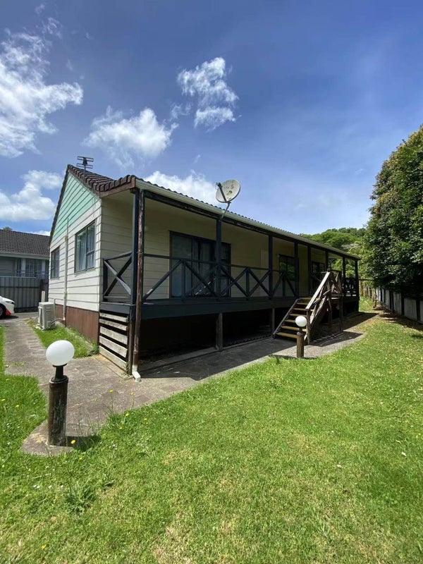 65 Redoubt Road, Goodwood Heights, Auckland - Carousel 1