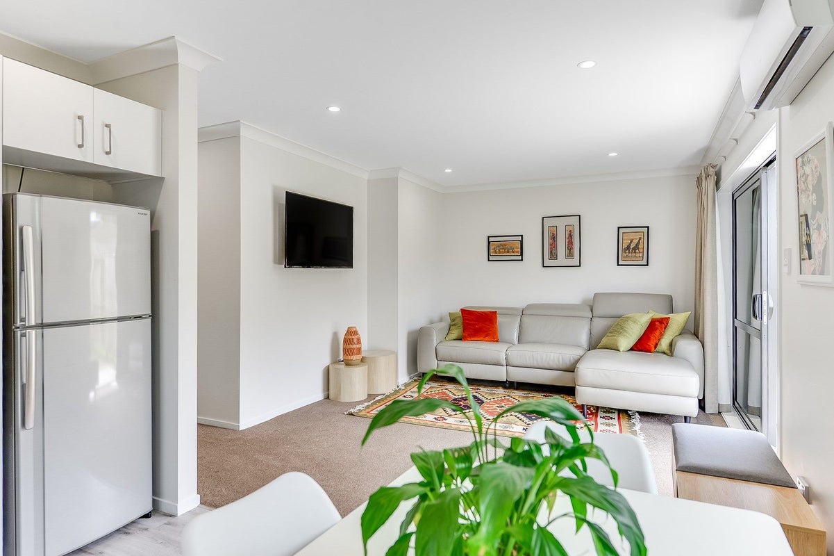 2/33 Cowley Drive, Temple View, Hamilton - Carousel 2