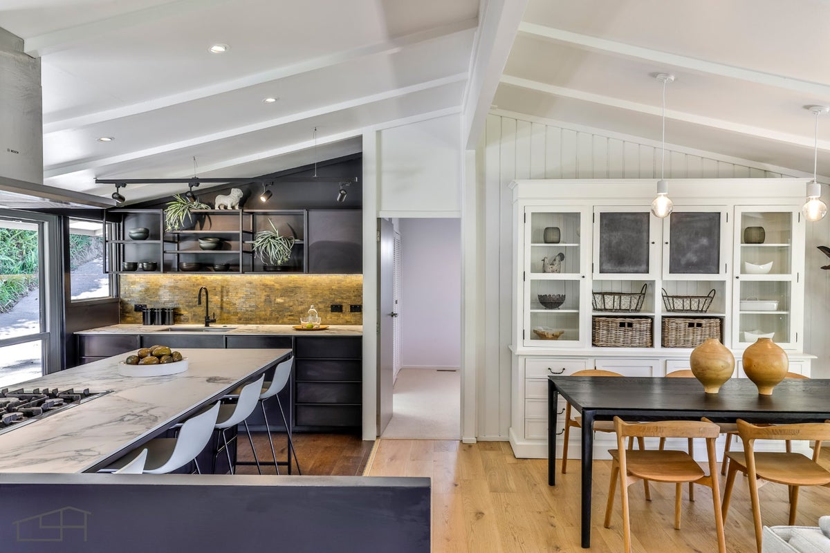 93 Wood Bay Road, Titirangi, Auckland - Carousel 2