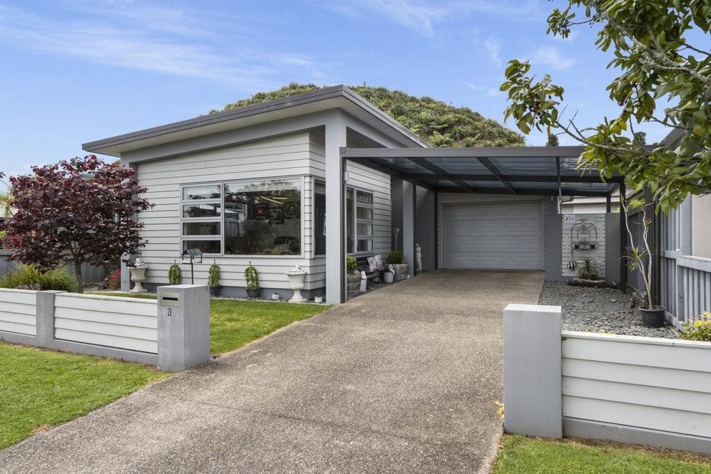 21 Lakeview Quay, Pyes Pa, Tauranga - Carousel 1