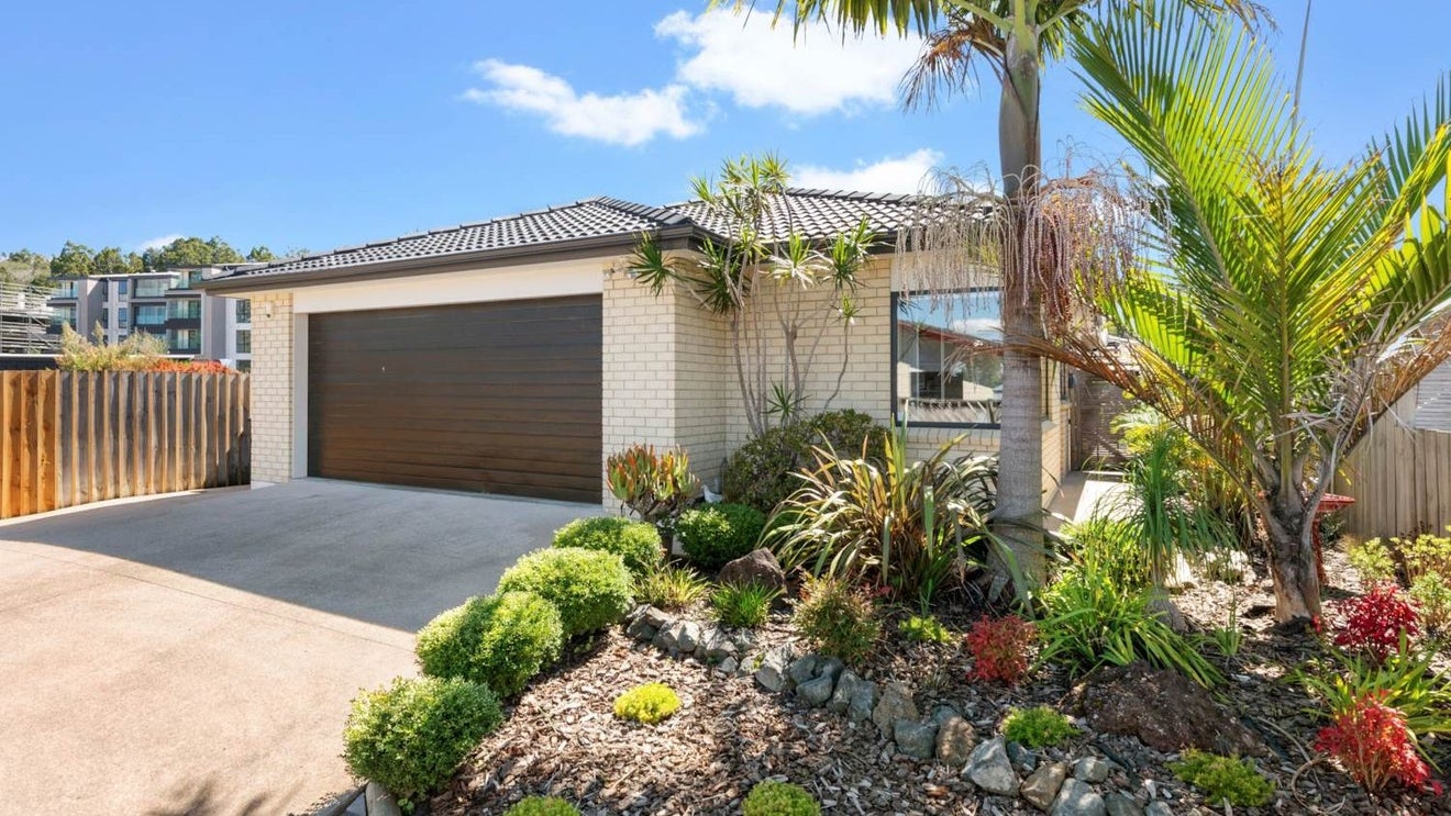 490C Hibiscus Coast Highway, Orewa, Orewa - Carousel 1