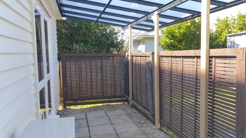 81 Lauderdale Road, Birkdale, Auckland - Carousel 13