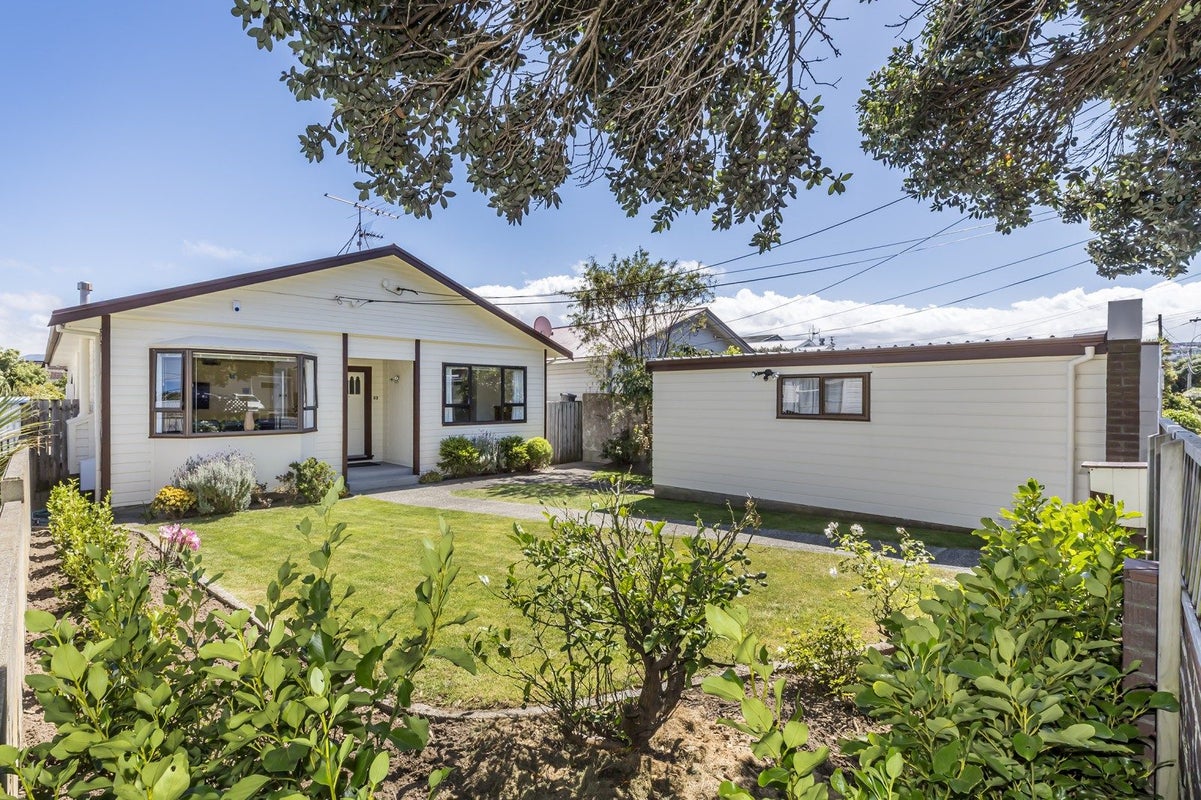 83 Ira Street, Miramar, Wellington - Carousel 1