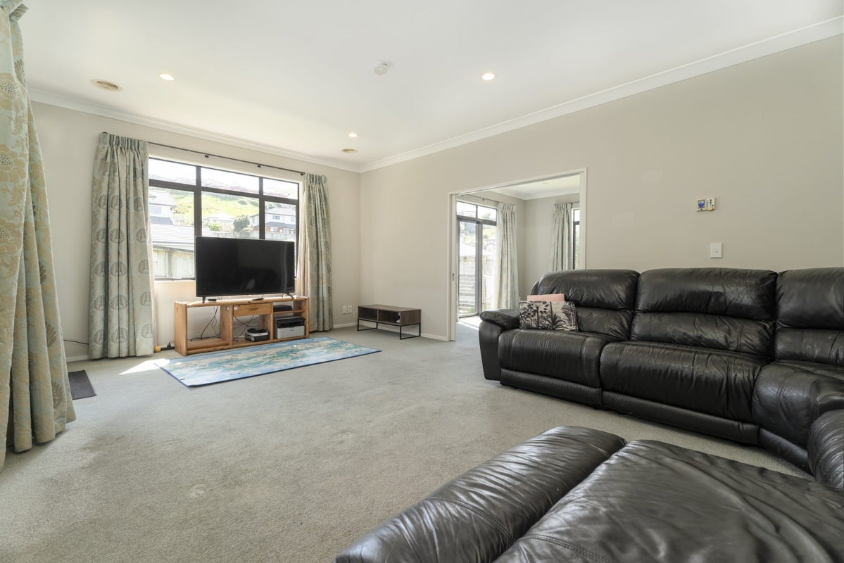 13 Yarnbrook Grove, Churton Park, Wellington - Carousel 2