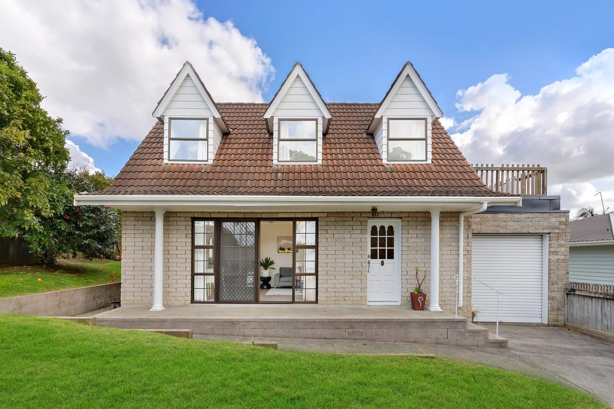 21A Vagus Place, Royal Oak, Auckland - Carousel 1