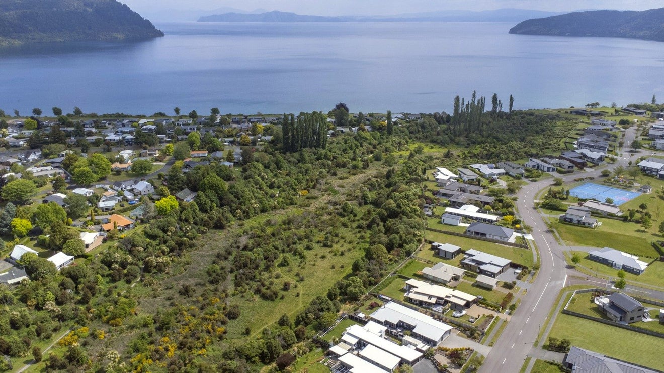 127 Lisland Drive, Kinloch, Taupo - Carousel 2
