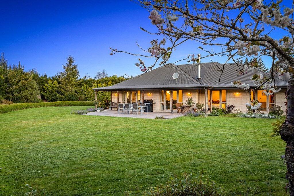 16 Pinewood Close, Swannanoa, Kaiapoi - Carousel 2