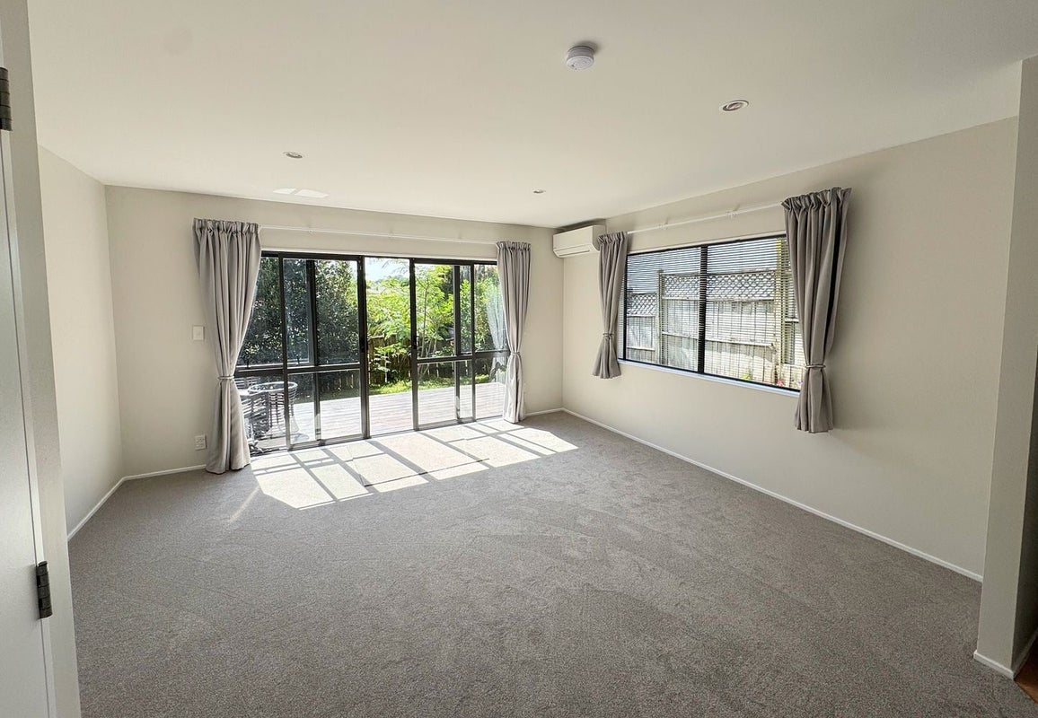 14/44 Fields Parade, Oteha, Auckland - Carousel 2