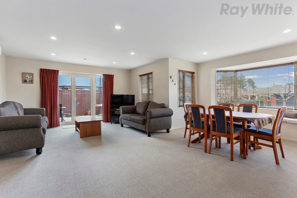 5 Strathmore Gardens, Burwood, Christchurch - Carousel 2