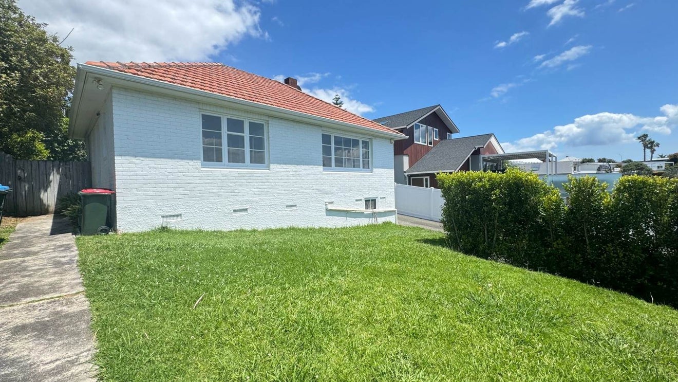 14 Kurahaupo Street, Orakei, Auckland - Carousel 1