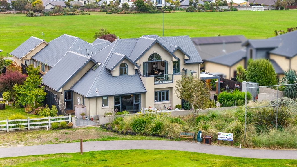 562A Bower Avenue, Parklands, Christchurch - Carousel 1