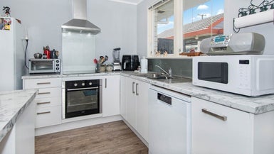 2/4 Wrack Street, Kensington, Whangarei - Carousel 1